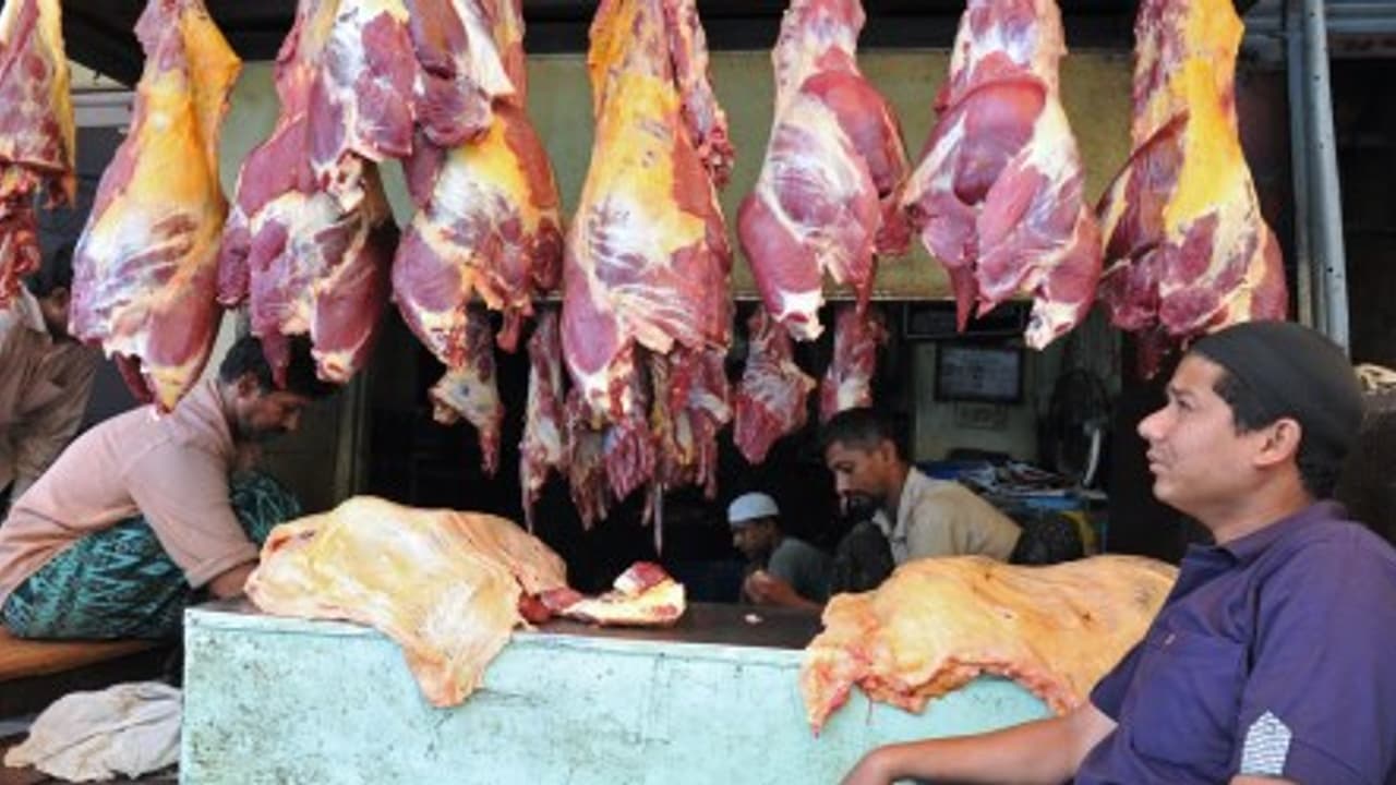 "இனி இறைச்சிக்காக மாடுகளை விற்கக் கூடாது" மத்திய அரசு திடீர் உத்தரவு "இனி இறைச்சிக்காக மாடுகளை விற்கக் கூடாது" மத்திய அரசு திடீர் உத்தரவு