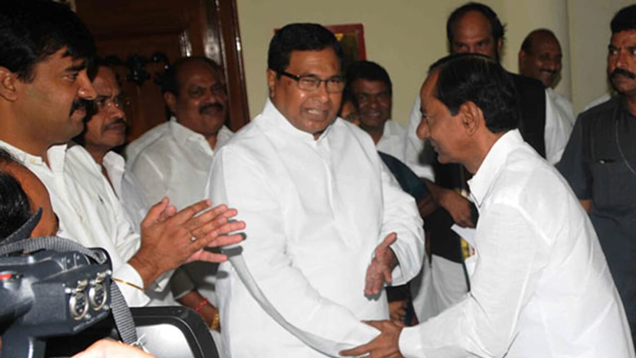 కెసిఆర్ ‘నా కొడుకులు’ భాషపై జానా ఆవేదన కెసిఆర్ ‘నా కొడుకులు’ భాషపై జానా ఆవేదన