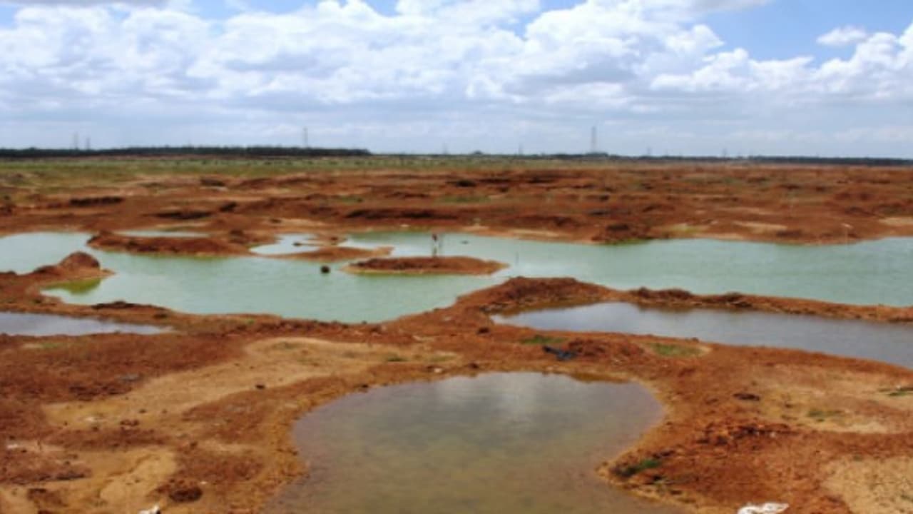 சோர்ந்து போன சோழவரம் ஏரி... 12 ஆண்டுகளுக்குப் பின் வறண்டது