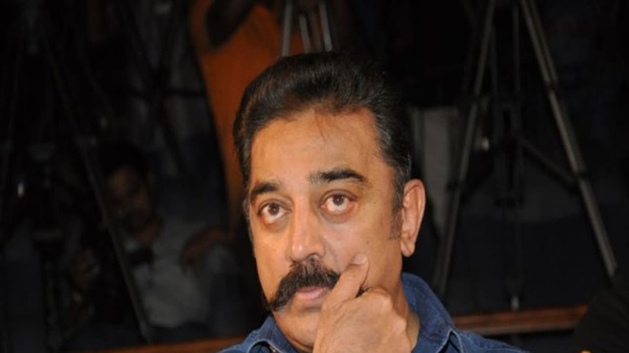 పౌరసత్వ సవరణ బిల్లుపై కమల్ హాసన్ ఆగ్రహం: రోగంలేని వ్యక్తికి ఆపరేషన్ అంటూ..... పౌరసత్వ సవరణ బిల్లుపై కమల్ హాసన్ ఆగ్రహం: రోగంలేని వ్యక్తికి ఆపరేషన్ అంటూ.....