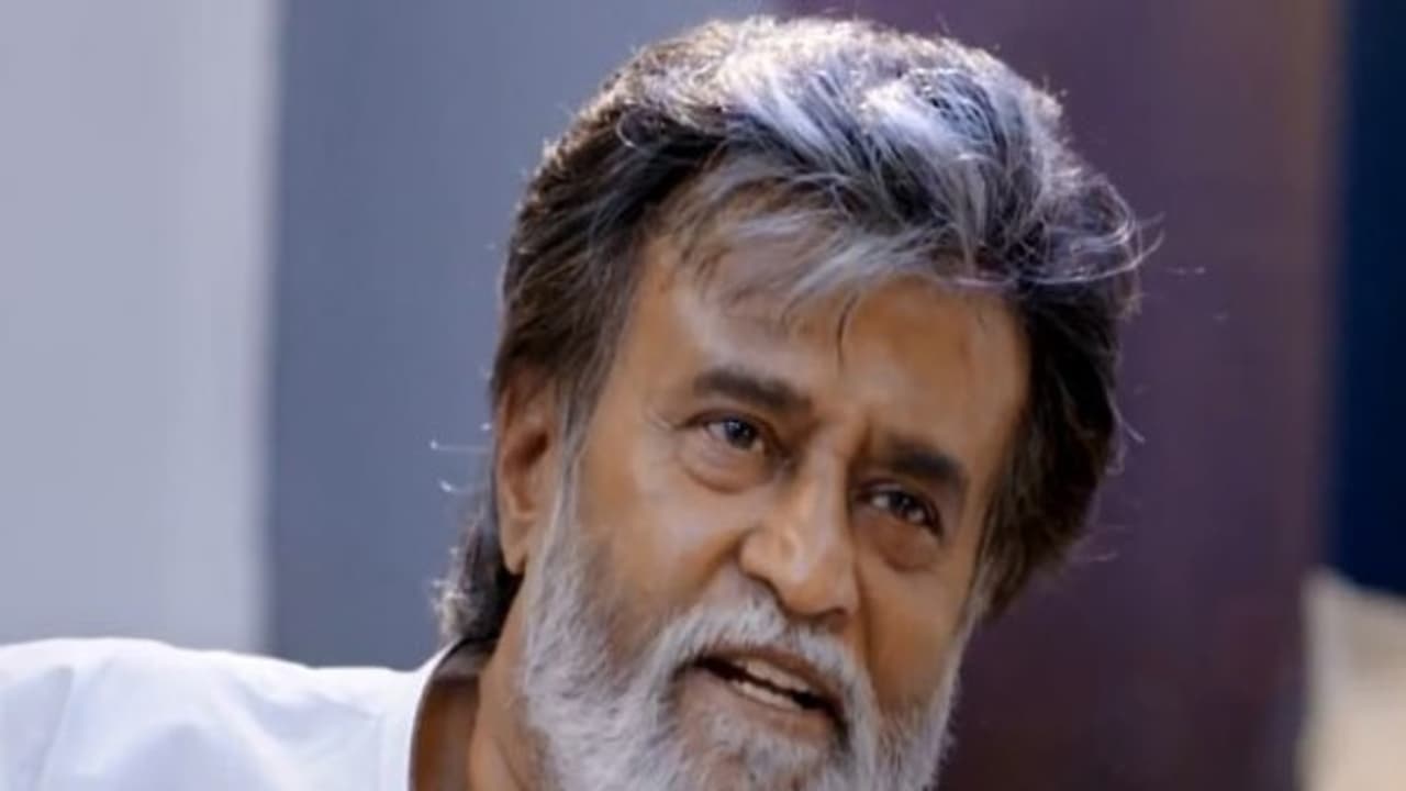 சூப்பர் ஸ்டாருக்கே சுளுக்கெடுக்க துடிக்கும் அ.தி.மு.க: பொங்கி புலம்பும் ரசிக கோஷ்டிகள். சூப்பர் ஸ்டாருக்கே சுளுக்கெடுக்க துடிக்கும் அ.தி.மு.க: பொங்கி புலம்பும் ரசிக கோஷ்டிகள்.