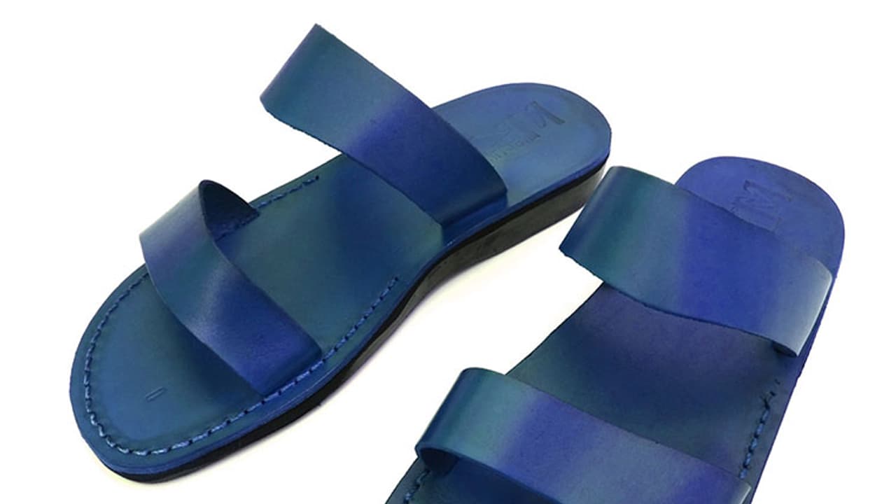 അഞ്ജാതന് 425 രൂപയുടെ ചെരിപ്പ് മോഷ്ടിച്ചെന്ന് പരാതി : പൊലീസ് അന്വേഷണം... ! അഞ്ജാതന് 425 രൂപയുടെ ചെരിപ്പ് മോഷ്ടിച്ചെന്ന് പരാതി : പൊലീസ് അന്വേഷണം... !