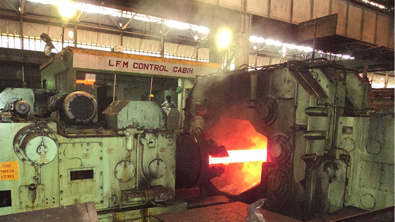 ಭದ್ರಾವತಿ ಕಾರ್ಖಾನೆಯಲ್ಲಿ ಕಾರ್ಮಿಕರ ಮುಷ್ಕರ