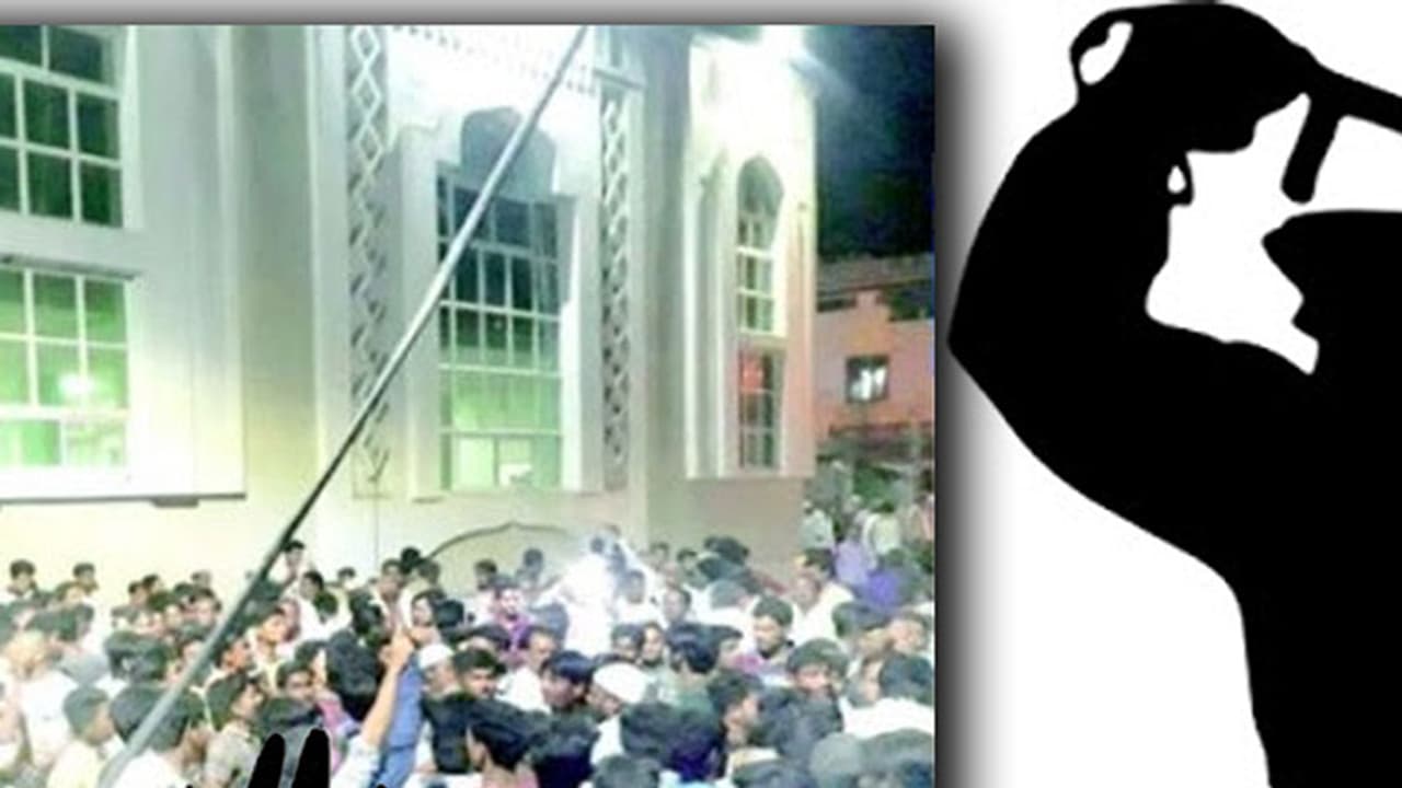 Telangana: Police lathicharge devotees after stone pelting incident during Ram Navami