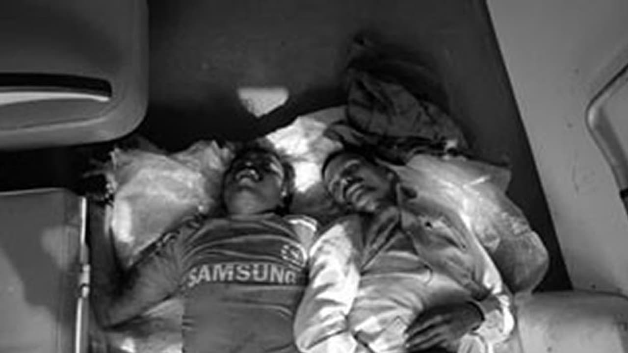 ఔటర్ రింగ్ రోడ్డుపై ఘోర ప్రమాదం, ఇద్దరు మృతి ఔటర్ రింగ్ రోడ్డుపై ఘోర ప్రమాదం, ఇద్దరు మృతి