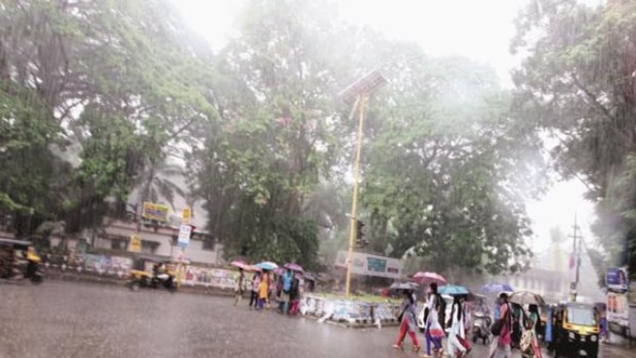 கொட்டித் தீர்க்கப்போகும் தென்மேற்கு பருவமழை… இந்த வருஷம் முன்கூட்டியே தொடங்கும்....காலையிலேயே கிடைத்த நல்ல செய்தி….