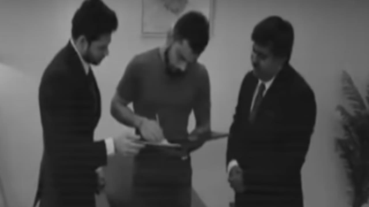 நீங்க இதை பண்ணுவீங்கனு நான் நெனச்சேன்.. அதே மாதிரியே நடந்துடுச்சு!! கோலி குறித்து ராகுல் பகிர்ந்த சுவாரஸ்யம் நீங்க இதை பண்ணுவீங்கனு நான் நெனச்சேன்.. அதே மாதிரியே நடந்துடுச்சு!! கோலி குறித்து ராகுல் பகிர்ந்த சுவாரஸ்யம்