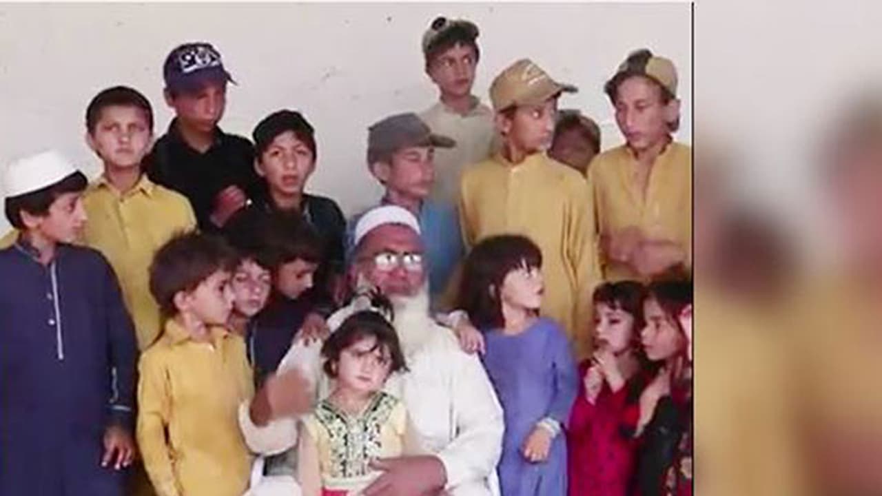 വയസ് 60, ഭാര്യമാര് മൂന്ന്, കുട്ടികള് 36, കാത്തിരിപ്പ് അടുത്ത കുട്ടിക്കായി വയസ് 60, ഭാര്യമാര് മൂന്ന്, കുട്ടികള് 36, കാത്തിരിപ്പ് അടുത്ത കുട്ടിക്കായി