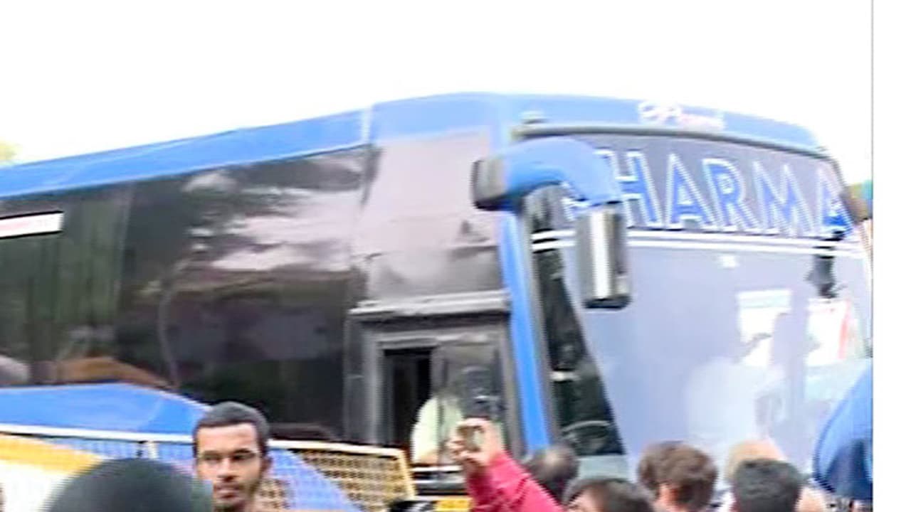 ബിജെപി റാഞ്ചാതിരിക്കാന് എംഎല്എമാരെ ബിഡദിയിലേക്ക് മാറ്റി കോണ്ഗ്രസ് ബിജെപി റാഞ്ചാതിരിക്കാന് എംഎല്എമാരെ ബിഡദിയിലേക്ക് മാറ്റി കോണ്ഗ്രസ്