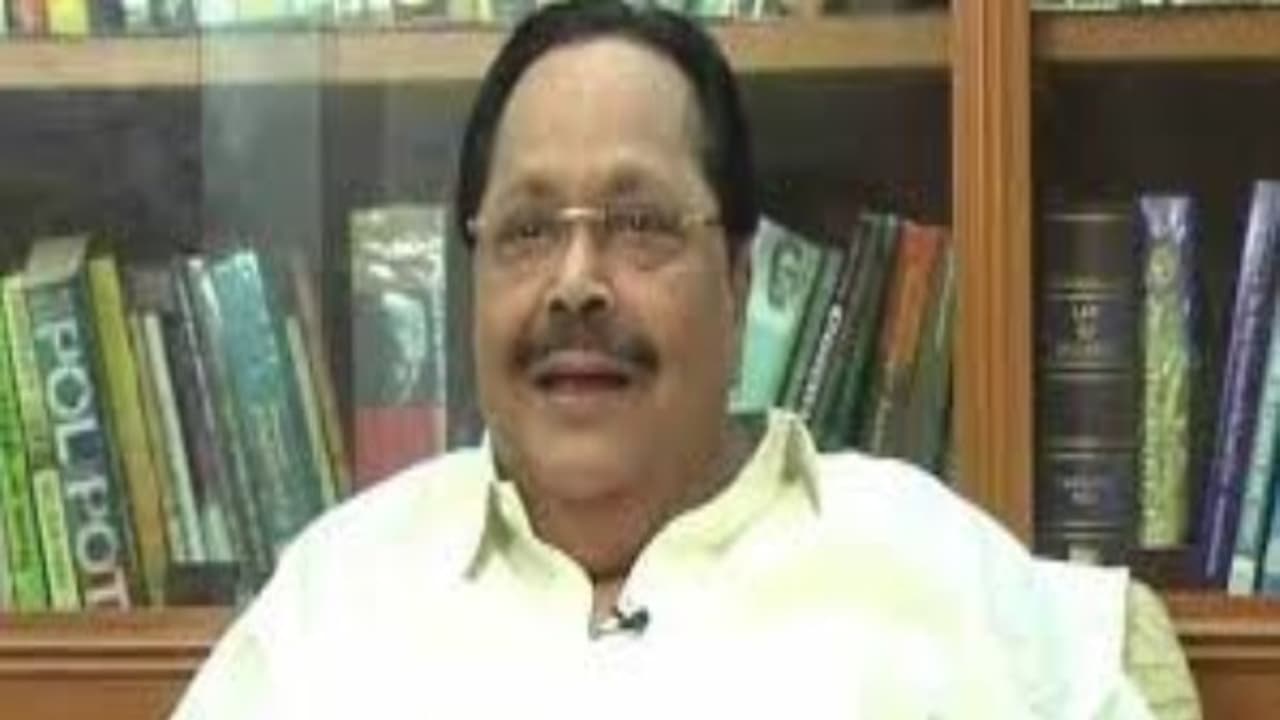 எப்படி இருந்த ஓபிஎஸ் இப்ப இப்படி ஆயிட்டாரே !! நெத்தியடியாய் கலாய்க்கும் துரை முருகன்…. எப்படி இருந்த ஓபிஎஸ் இப்ப இப்படி ஆயிட்டாரே !! நெத்தியடியாய் கலாய்க்கும் துரை முருகன்….