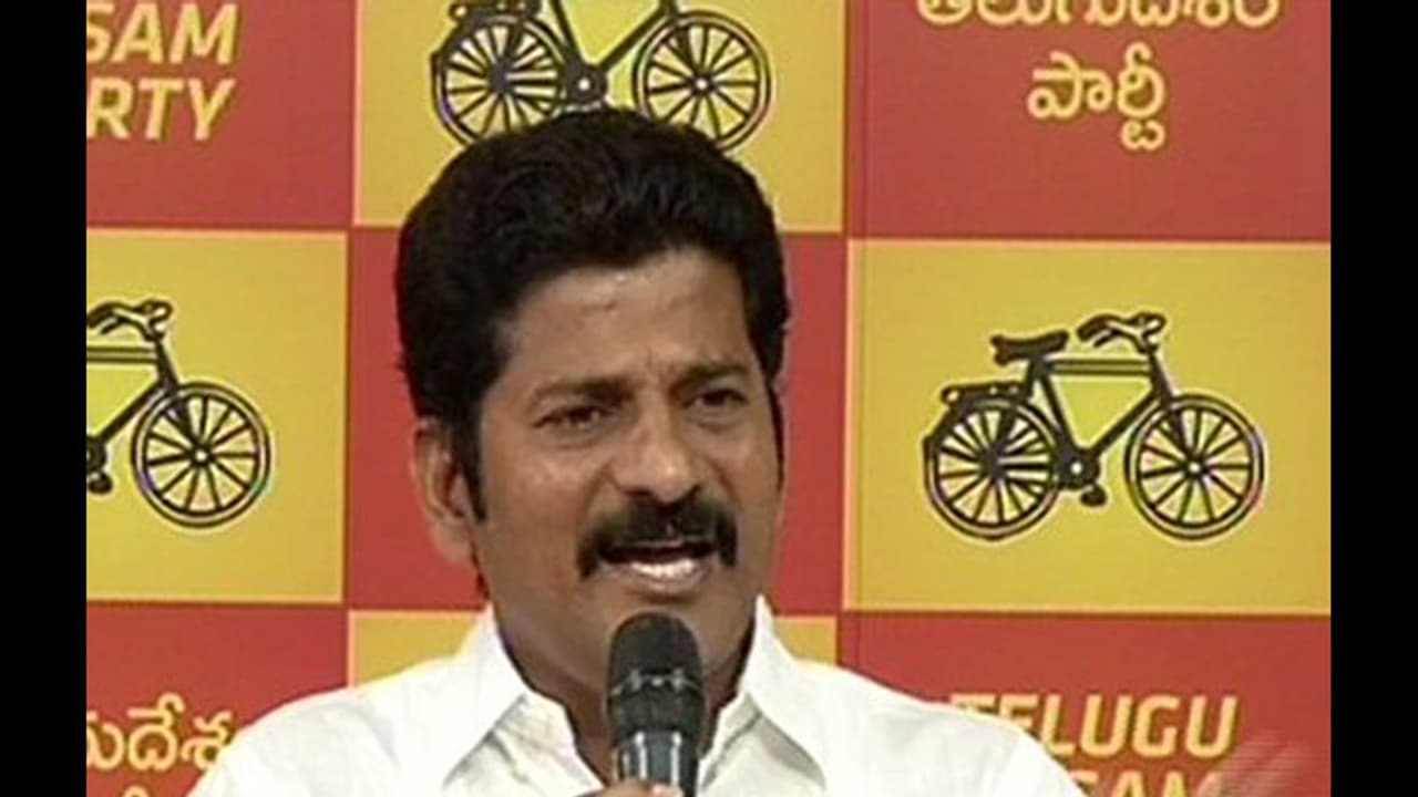 కేసిఆర్ పై మళ్లీ వ్యక్తిగత విమర్శలకు దిగిన రేవంత్ కేసిఆర్ పై మళ్లీ వ్యక్తిగత విమర్శలకు దిగిన రేవంత్