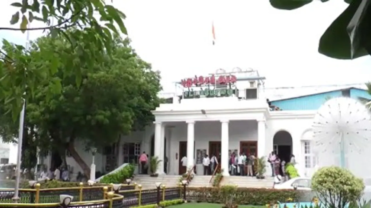 புதுச்சேரியில் தனித்து நின்றாலும் 9 தொகுதிகளில் பாஜக வெற்றி ... அதலபாதாளத்தில் திமுக..! புதுச்சேரியில் தனித்து நின்றாலும் 9 தொகுதிகளில் பாஜக வெற்றி ... அதலபாதாளத்தில் திமுக..!