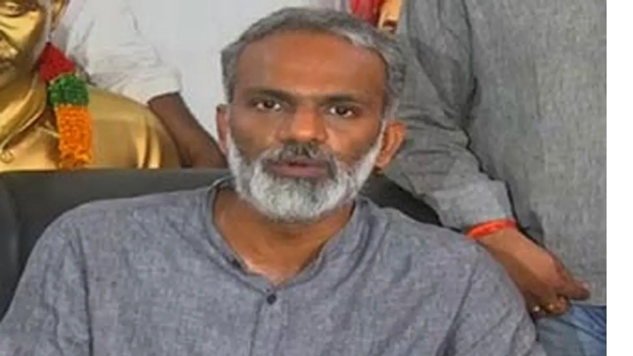 వంగవీటి రాధాకు మరో షాక్: మల్లాది విష్ణు వైపే జగన్ మొగ్గు వంగవీటి రాధాకు మరో షాక్: మల్లాది విష్ణు వైపే జగన్ మొగ్గు