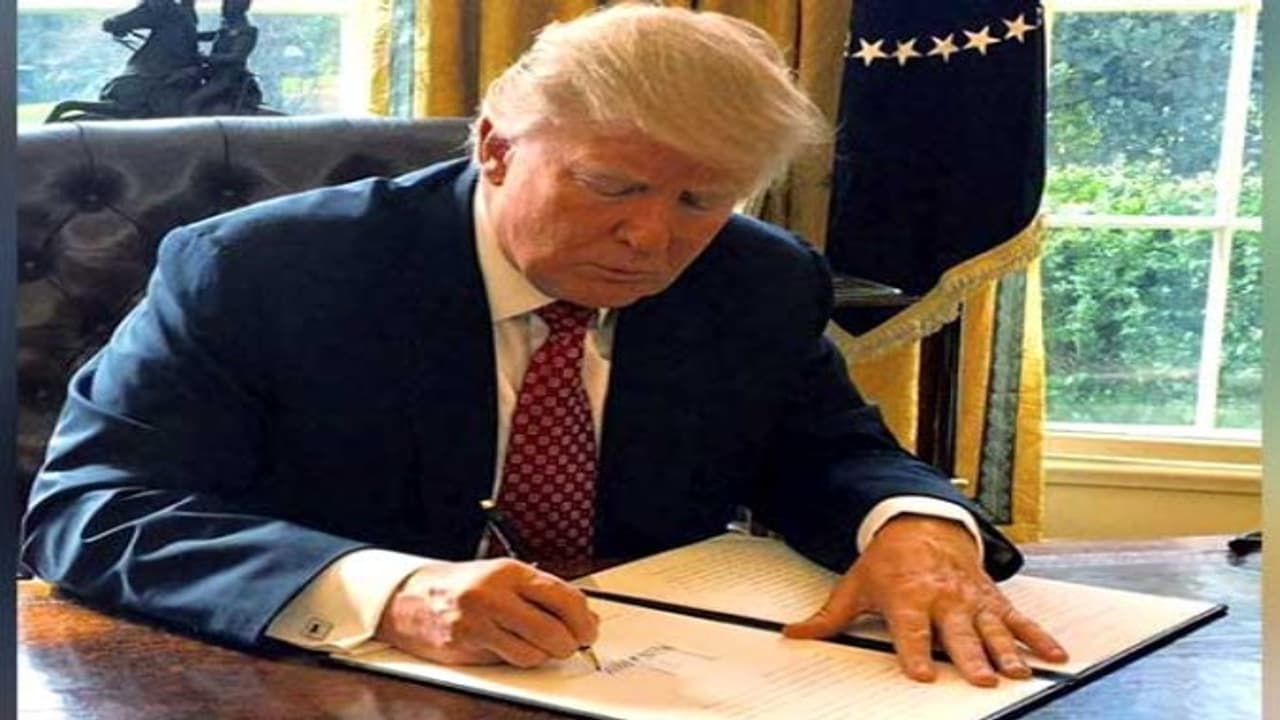 அமெரிக்காவில் நுழைய 6 முஸ்லிம் நாட்டு மக்களுக்கு தடை டிரம்ப் புதிய உத்தரவு அமெரிக்காவில் நுழைய 6 முஸ்லிம் நாட்டு மக்களுக்கு தடை டிரம்ப் புதிய உத்தரவு