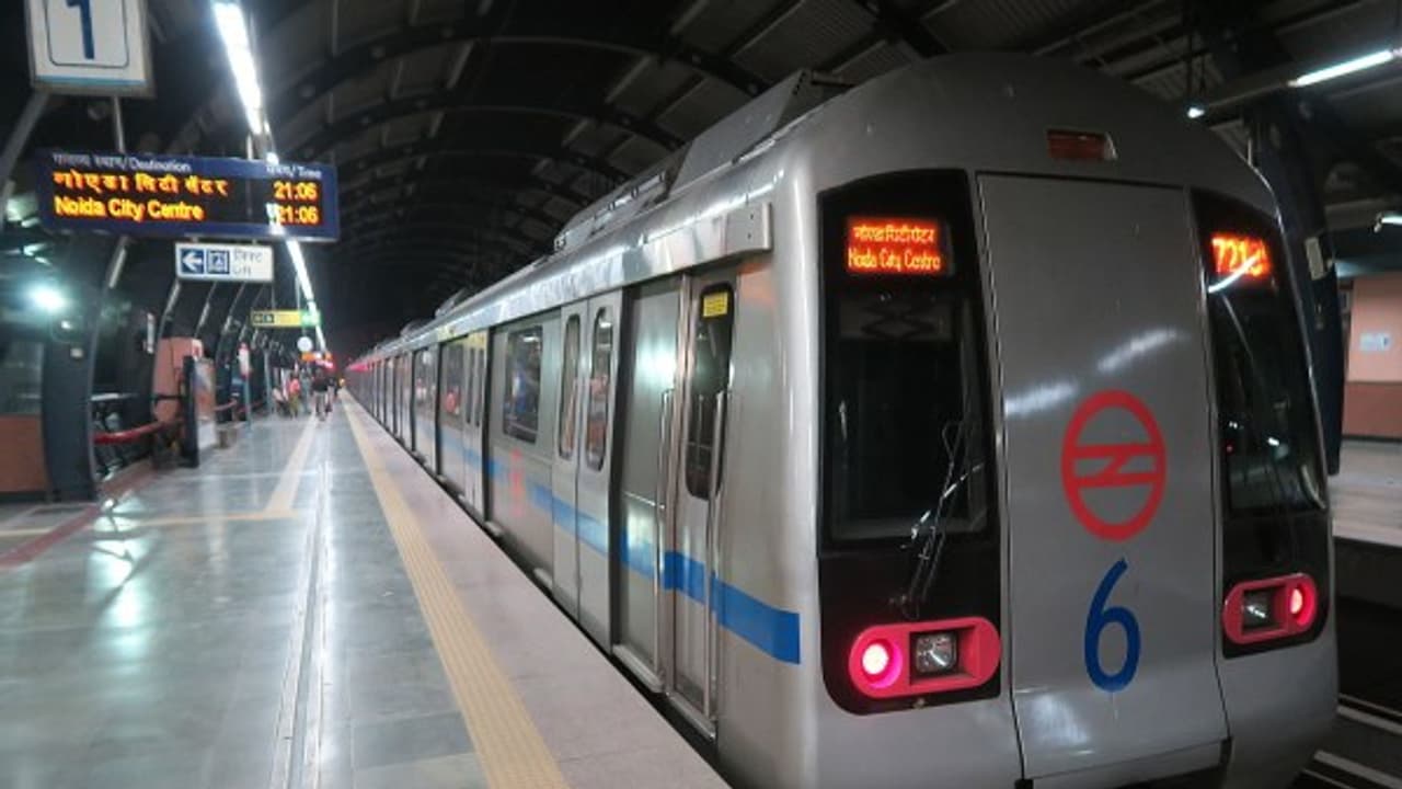 ஒரே மாதத்தில் 3 லட்சம் பயணிகள் “கட்” டெல்லி மெட்ரோ ரெயில் கட்டண உயர்வில் மத்திய அரசுக்கு அடி ஒரே மாதத்தில் 3 லட்சம் பயணிகள் “கட்” டெல்லி மெட்ரோ ரெயில் கட்டண உயர்வில் மத்திய அரசுக்கு அடி