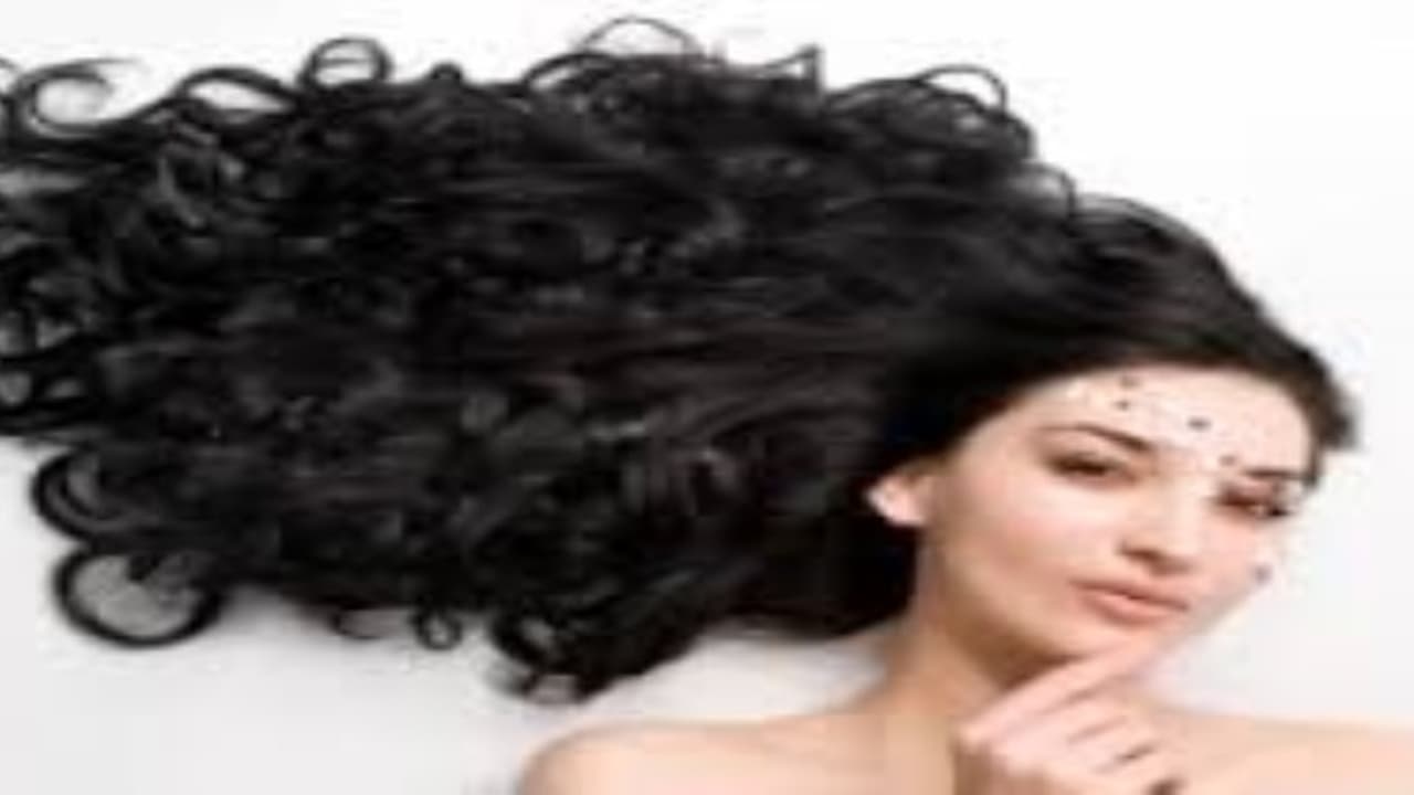 அடர்த்தியான மற்றும் நீளமான முடியை விரும்பும் பெண்களுக்கு இந்த டிப்ஸ்… அடர்த்தியான மற்றும் நீளமான முடியை விரும்பும் பெண்களுக்கு இந்த டிப்ஸ்…