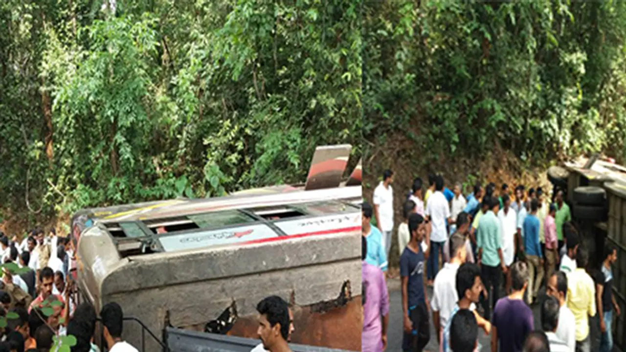 Bus plunges into charmady ghat, 3 dead Bus plunges into charmady ghat, 3 dead