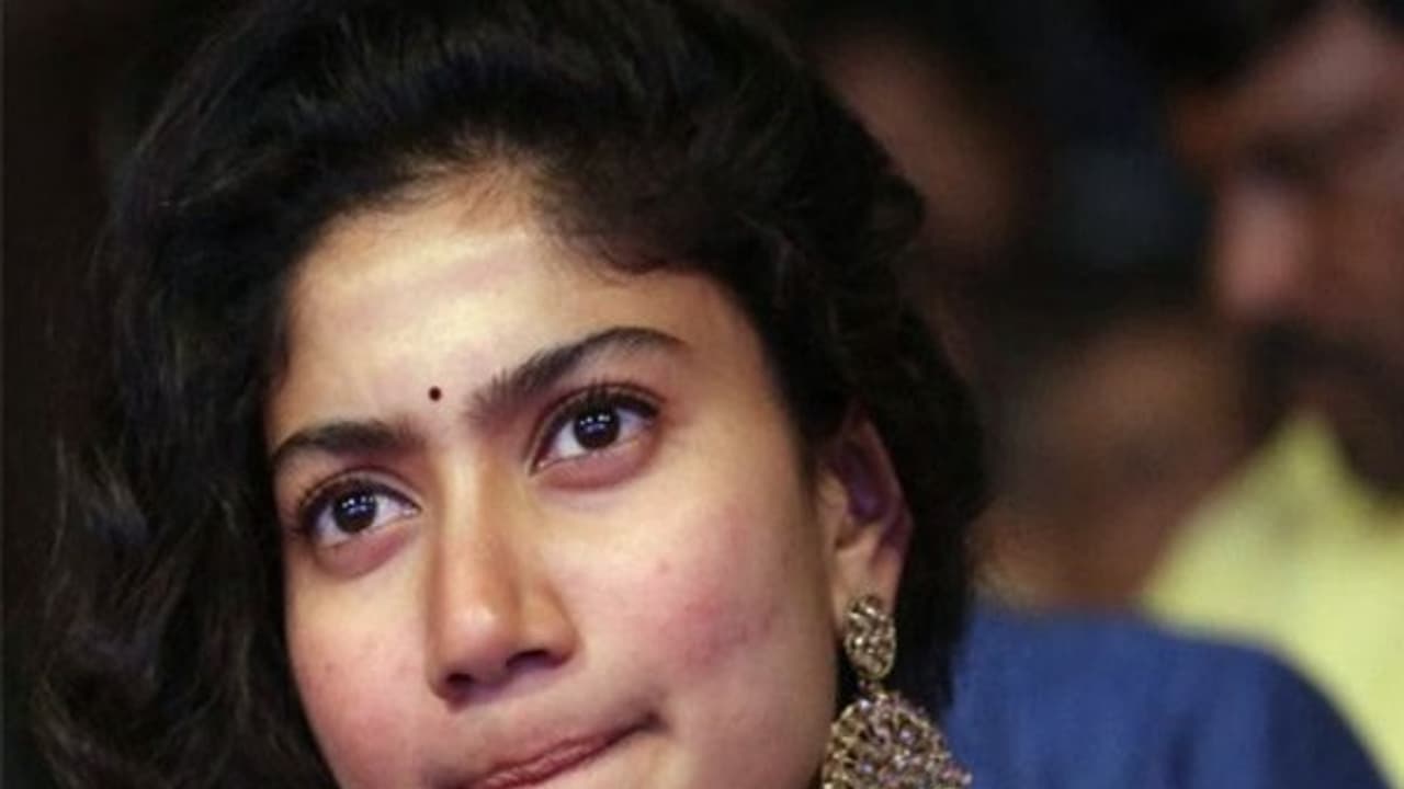 சாய் பல்லவி படத்தின் ரிலீஸ் தேதி அறிவிப்பு..! சாய் பல்லவி படத்தின் ரிலீஸ் தேதி அறிவிப்பு..!