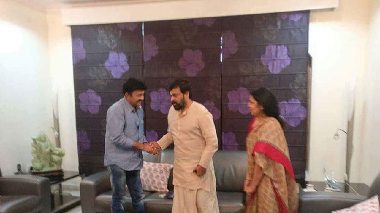 రాజశేఖర్ కూతురు విషయంలో మెగాస్టార్ అలా చేశాడా.. రాజశేఖర్ కూతురు విషయంలో మెగాస్టార్ అలా చేశాడా..