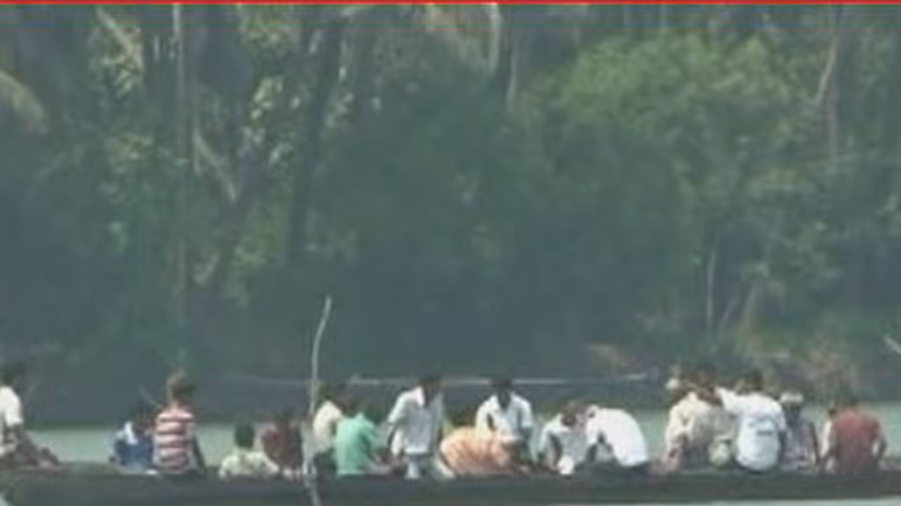 ದೋಣಿಯೇ ಜೀವನಾಧಾರವಾಗಿದ್ದ ಗ್ರಾಮಸ್ಥರಿಗೆ ಶೀಘ್ರದಲ್ಲೇ ನನಸಾಗಲಿದೆ ಸೇತುವೆ ದೋಣಿಯೇ ಜೀವನಾಧಾರವಾಗಿದ್ದ ಗ್ರಾಮಸ್ಥರಿಗೆ ಶೀಘ್ರದಲ್ಲೇ ನನಸಾಗಲಿದೆ ಸೇತುವೆ