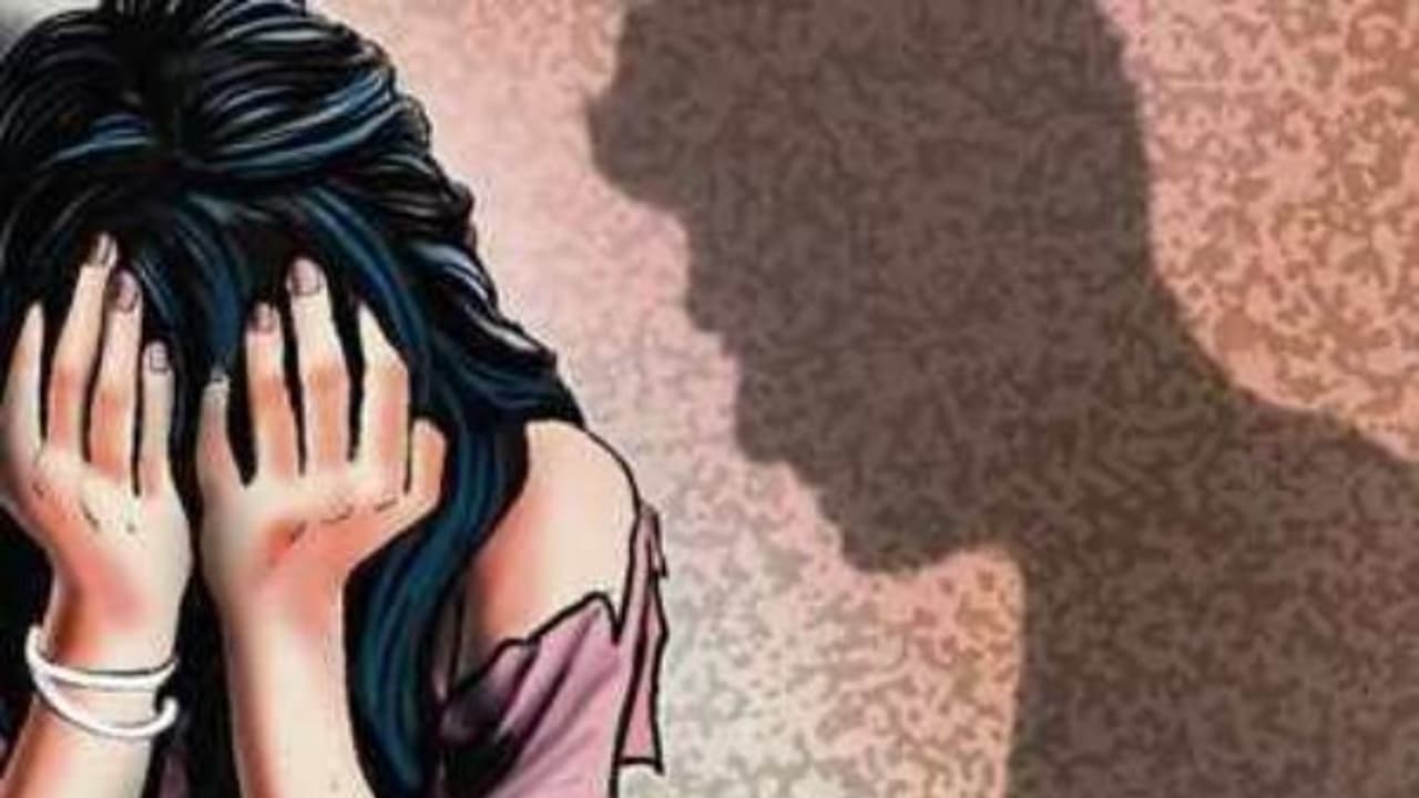 கள்ளக்காதலனுக்கு தன் "16 வயது மகளை" திருமணம் செய்து வைத்த தாய்..! அம்மாவின் நடத்தையை நேரில் பார்த்த மகள் பேரதிர்ச்சி..! கள்ளக்காதலனுக்கு தன் "16 வயது மகளை" திருமணம் செய்து வைத்த தாய்..! அம்மாவின் நடத்தையை நேரில் பார்த்த மகள் பேரதிர்ச்சி..!