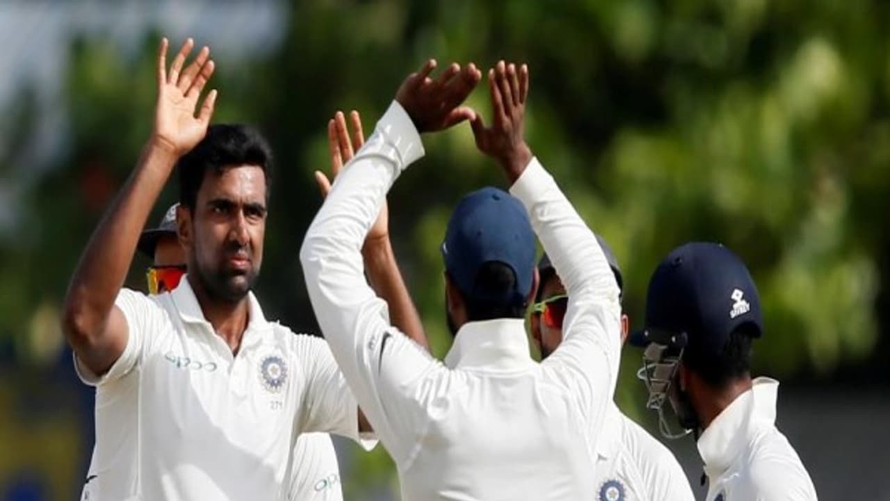 முதல் டெஸ்ட் கிரிக்கெட் போட்டி இலங்கையை வீழ்த்தியது இந்தியா...!! முதல் டெஸ்ட் கிரிக்கெட் போட்டி இலங்கையை வீழ்த்தியது இந்தியா...!!