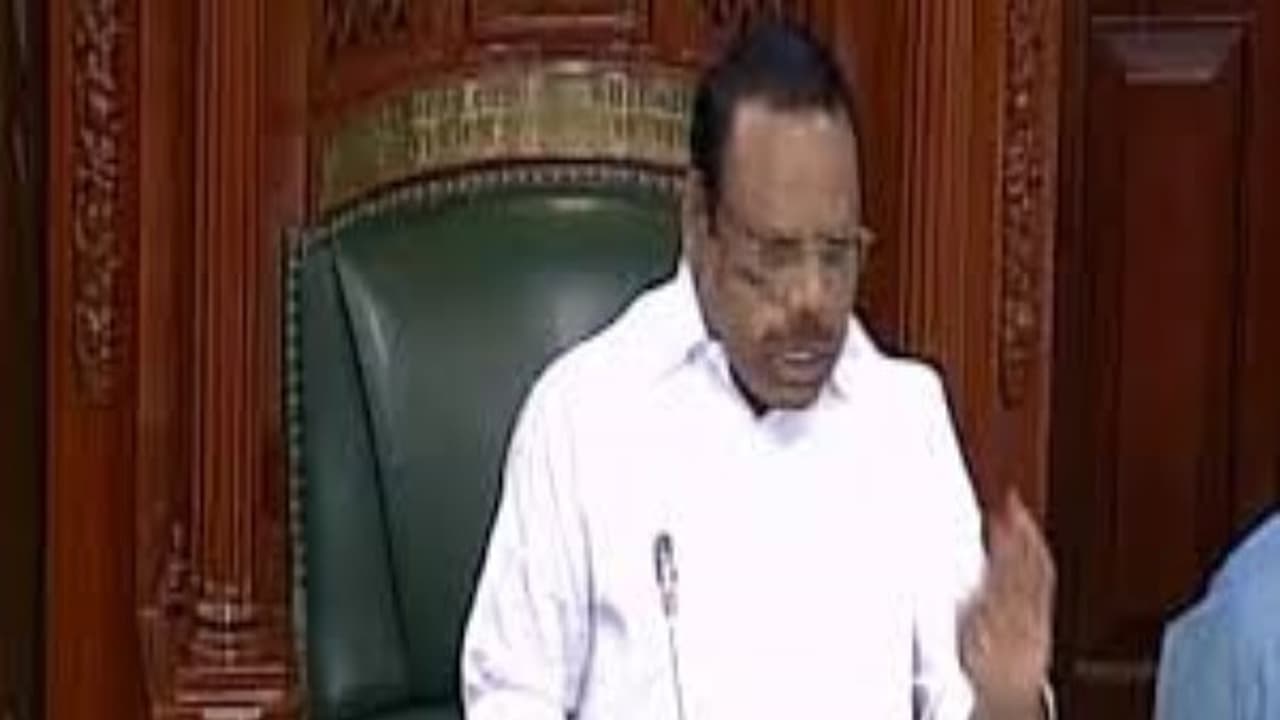 மீண்டும் மிரட்டும் சபாநாயகர் தனபால் !! டி.டி.வி.தினகரன் ஆதரவு எம்எல்ஏக்கள் 19 பேருக்கு நோட்டீஸ் !!! மீண்டும் மிரட்டும் சபாநாயகர் தனபால் !! டி.டி.வி.தினகரன் ஆதரவு எம்எல்ஏக்கள் 19 பேருக்கு நோட்டீஸ் !!!