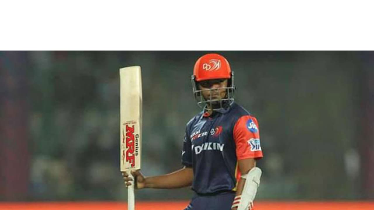 സഞ്ജു സാംസണിന്റെ റെക്കോര്ഡിനൊപ്പമെത്തി പൃഥ്വി ഷാ സഞ്ജു സാംസണിന്റെ റെക്കോര്ഡിനൊപ്പമെത്തി പൃഥ്വി ഷാ