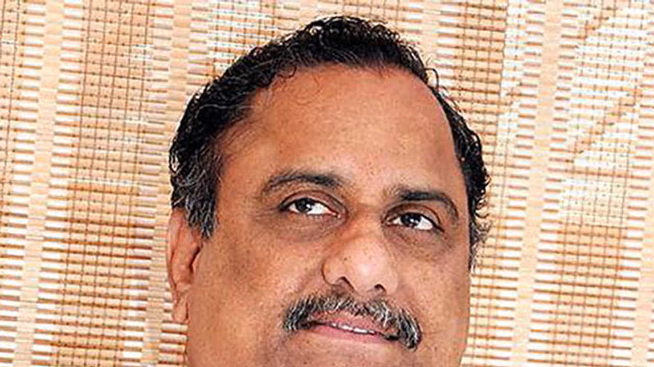 అంతిమయాత్రలో విక్టరీ చూపడం మీ సంస్కారమా...? : చంద్రబాబుపై ముద్రగడ ఫైర్ అంతిమయాత్రలో విక్టరీ చూపడం మీ సంస్కారమా...? : చంద్రబాబుపై ముద్రగడ ఫైర్