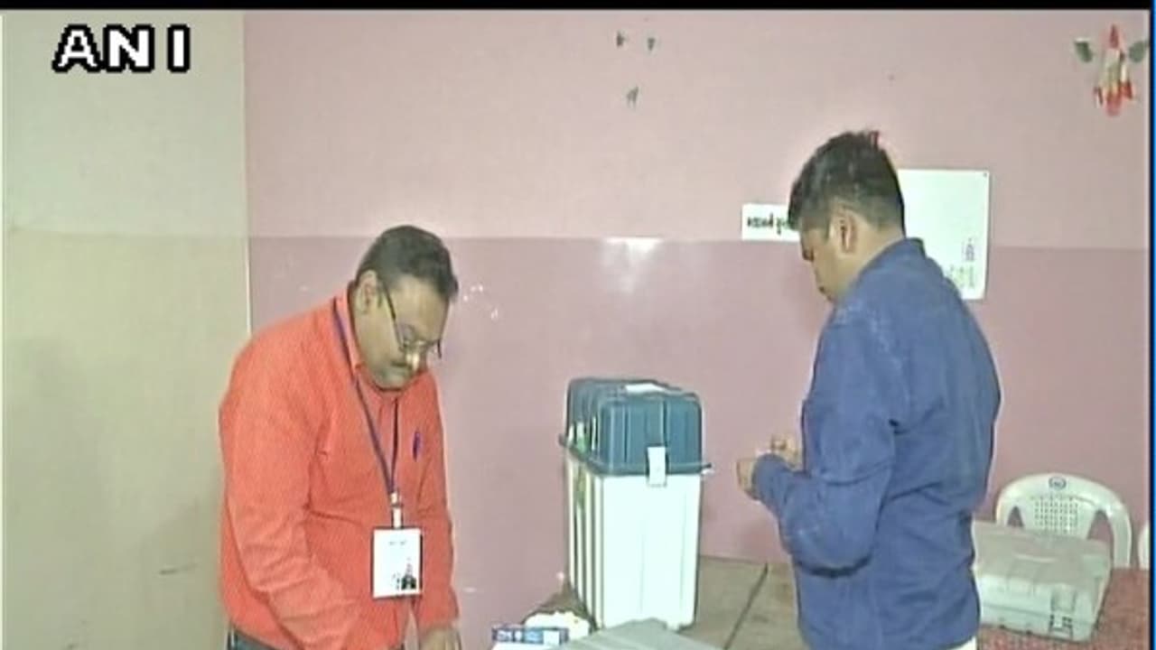 89 தொகுதி... 68 சதவீத ஓட்டுகள்... அமைதியாக நடைபெற்ற முதல் கட்ட வாக்குப்பதிவு! 89 தொகுதி... 68 சதவீத ஓட்டுகள்... அமைதியாக நடைபெற்ற முதல் கட்ட வாக்குப்பதிவு!