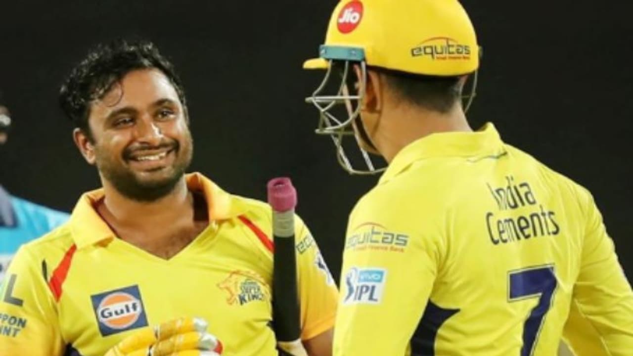 ராயுடு மேல எனக்கு பெரிய மதிப்பு இருக்கு!! என் அணியில் அவருக்கு அப்போதே இடம் ஒதுக்கிட்டேன்.. தோனியை கவர்ந்த ராயுடு ராயுடு மேல எனக்கு பெரிய மதிப்பு இருக்கு!! என் அணியில் அவருக்கு அப்போதே இடம் ஒதுக்கிட்டேன்.. தோனியை கவர்ந்த ராயுடு