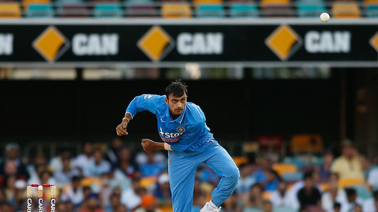 ಒನ್ ಡೇಯಲ್ಲಿ ಅಕ್ಷರ್ ಭಾರತದ ಬೆಸ್ಟ್ ಬೌಲರ್ ಒನ್ ಡೇಯಲ್ಲಿ ಅಕ್ಷರ್ ಭಾರತದ ಬೆಸ್ಟ್ ಬೌಲರ್