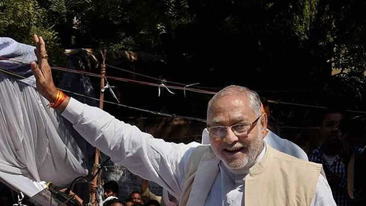 ఢిల్లీలో కేంద్ర ప్రభుత్వానికి వ్యతిరేకంగా ప్రధాని మోడీ సోదరుడి నిరసన ఢిల్లీలో కేంద్ర ప్రభుత్వానికి వ్యతిరేకంగా ప్రధాని మోడీ సోదరుడి నిరసన