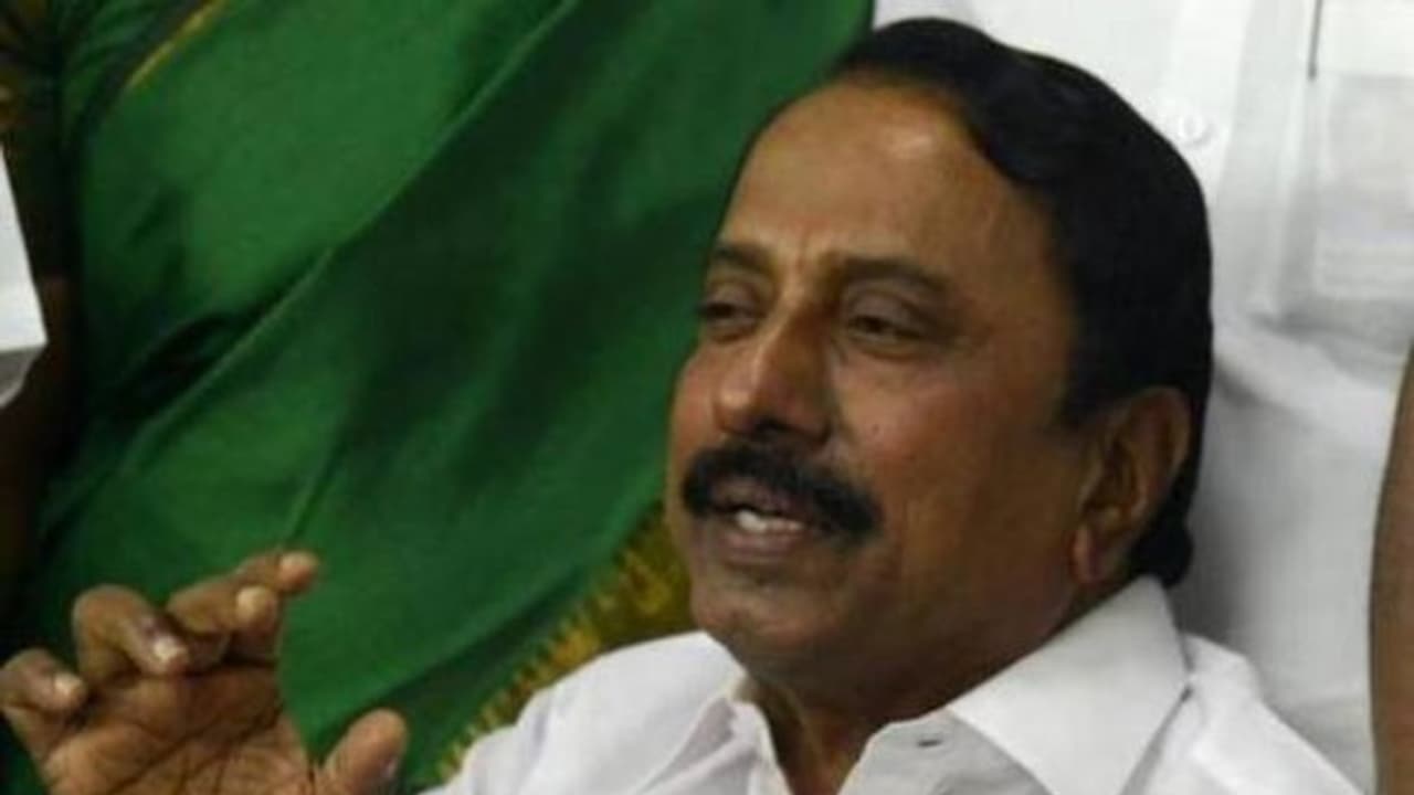 படித்து முடித்ததும் மாணவர்களுக்கு தொழிற்பயிற்சி...! அமைச்சர் செங்கோட்டையனின் அடுத்த பலே திட்டம்...! படித்து முடித்ததும் மாணவர்களுக்கு தொழிற்பயிற்சி...! அமைச்சர் செங்கோட்டையனின் அடுத்த பலே திட்டம்...!