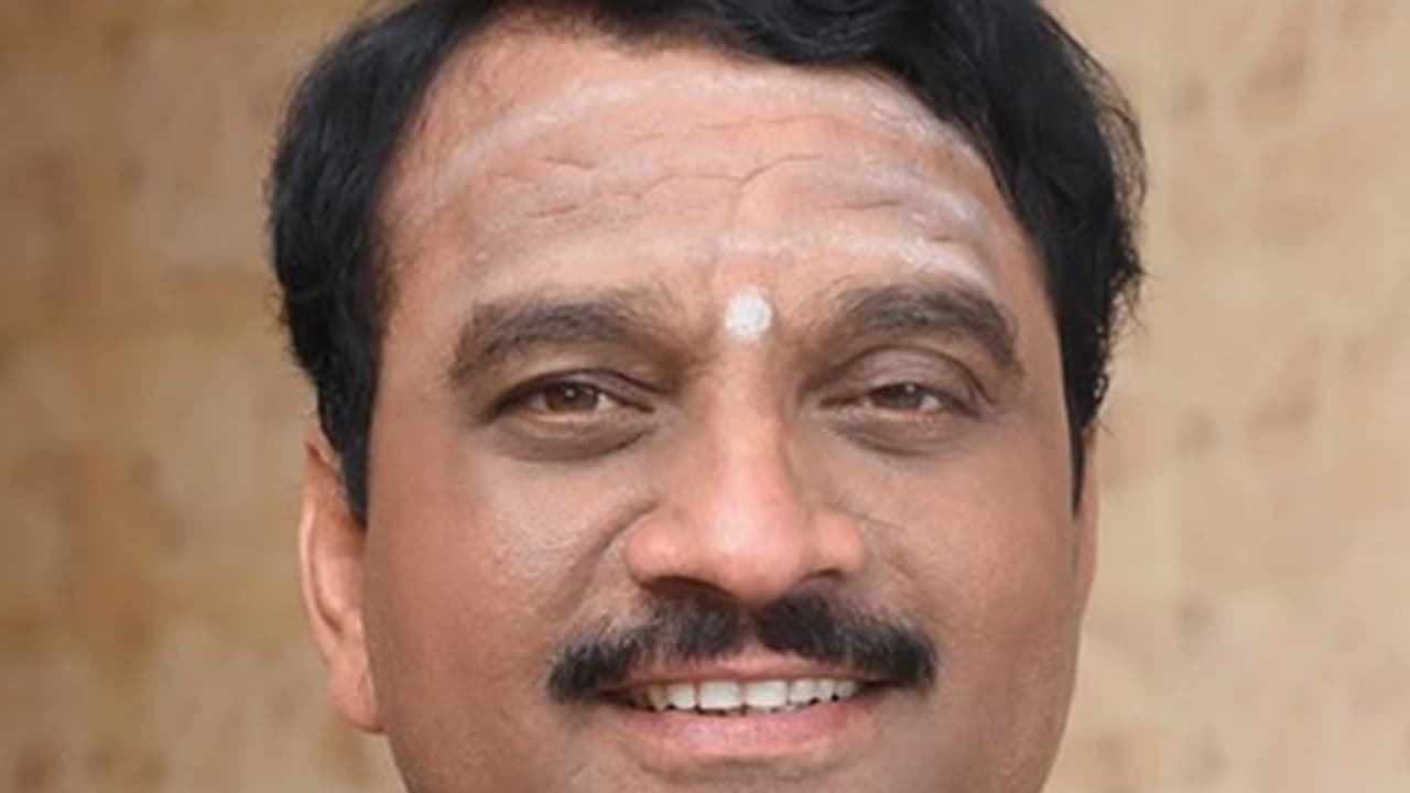 ನಂದು ನನ್ನ ಹೆಂಡತಿ ಮತ ಬಿದ್ರೂ ಸಾಕು, ಸ್ಪರ್ಧೆ ನಿಶ್ಚಿತ: ಬೇವಿನಮರದ ನಂದು ನನ್ನ ಹೆಂಡತಿ ಮತ ಬಿದ್ರೂ ಸಾಕು, ಸ್ಪರ್ಧೆ ನಿಶ್ಚಿತ: ಬೇವಿನಮರದ