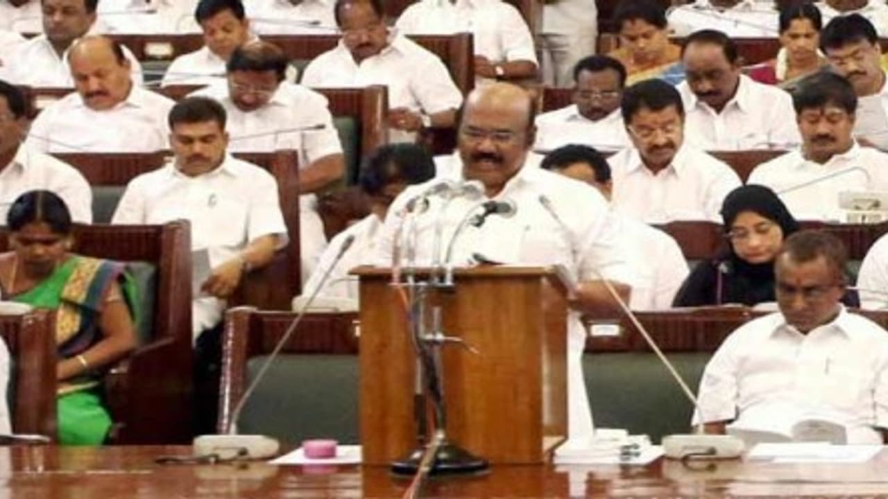 “புதிய ஏலக்கூடத்தை பயன்படுத்த தயக்கம் ஏன்..?” அமைச்சர் ஜெயகுமார் பதிலால் மீனவர்கள் அதிர்ச்சி! “புதிய ஏலக்கூடத்தை பயன்படுத்த தயக்கம் ஏன்..?” அமைச்சர் ஜெயகுமார் பதிலால் மீனவர்கள் அதிர்ச்சி!