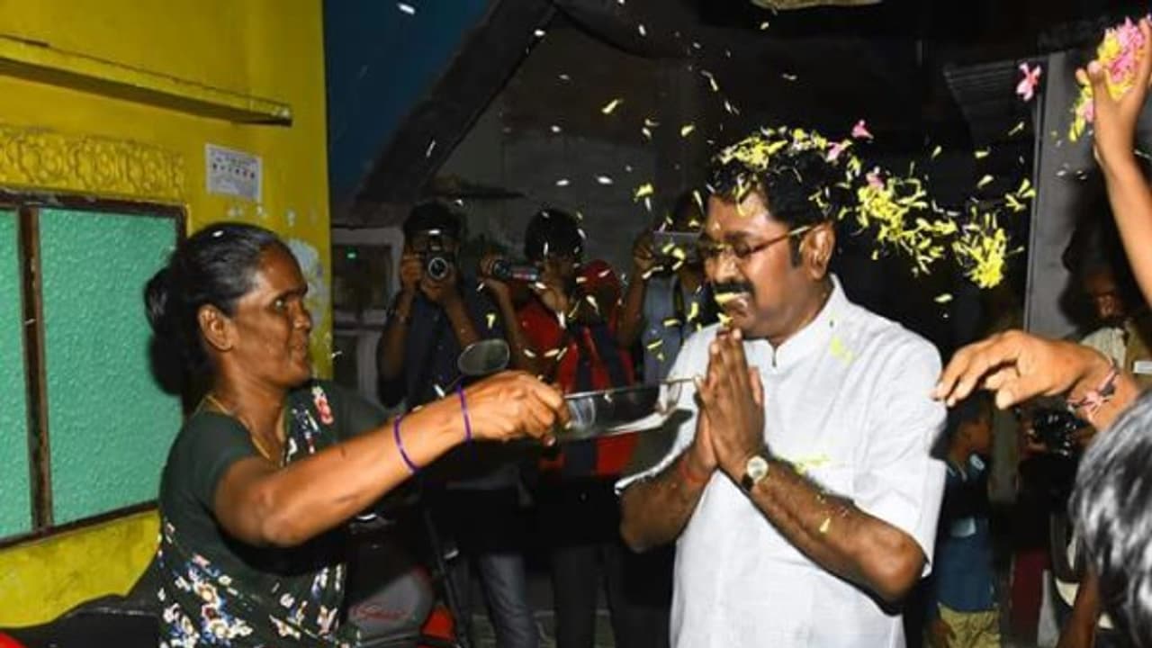 மீனவர்கள் பிரச்சனையை கையில் எடுத்த டிடிவி தினகரன் ஆர்.கே.நகர் பிரச்சாரத்தில் சரவெடி பேச்சு...! மீனவர்கள் பிரச்சனையை கையில் எடுத்த டிடிவி தினகரன் ஆர்.கே.நகர் பிரச்சாரத்தில் சரவெடி பேச்சு...!