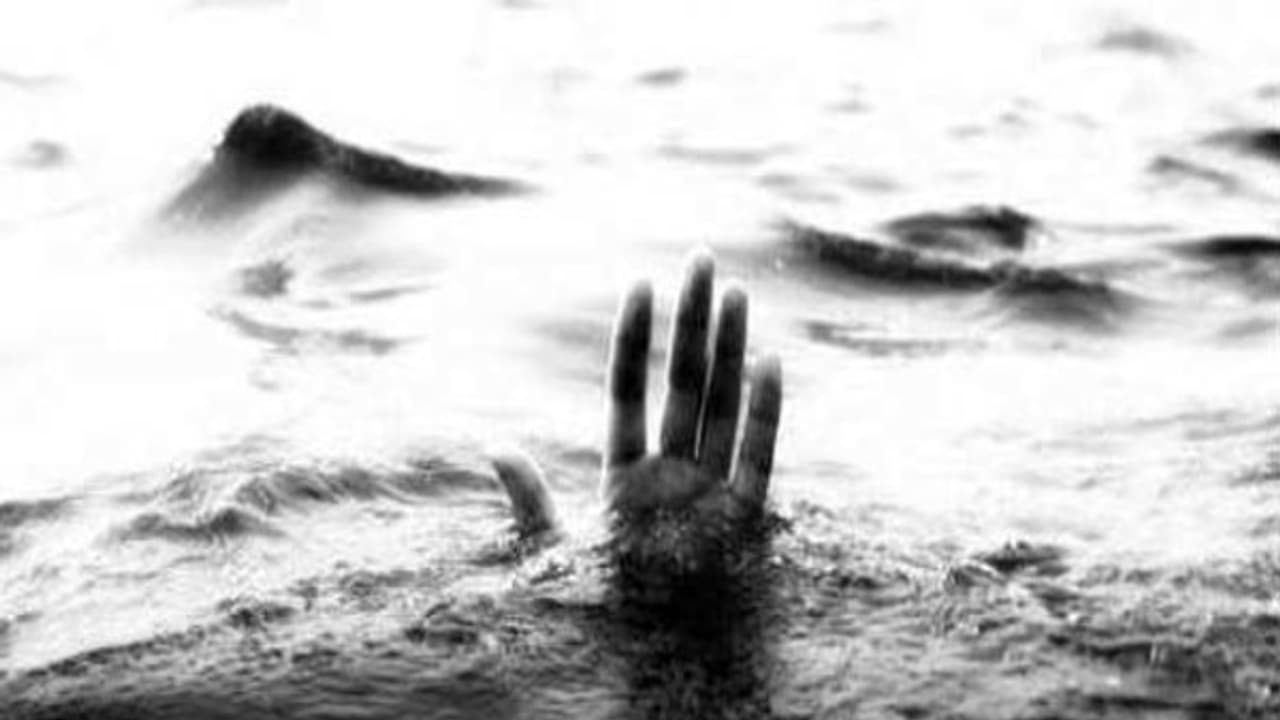 പത്തനംതിട്ടയില് വിദ്യാര്ത്ഥി മുങ്ങി മരിച്ചു പത്തനംതിട്ടയില് വിദ്യാര്ത്ഥി മുങ്ങി മരിച്ചു