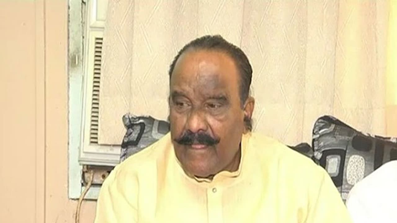 ఉత్తమ్ పేరు మార్చిన నాయిని ఆ పేరు ఏంటంటే.... ఉత్తమ్ పేరు మార్చిన నాయిని ఆ పేరు ఏంటంటే....