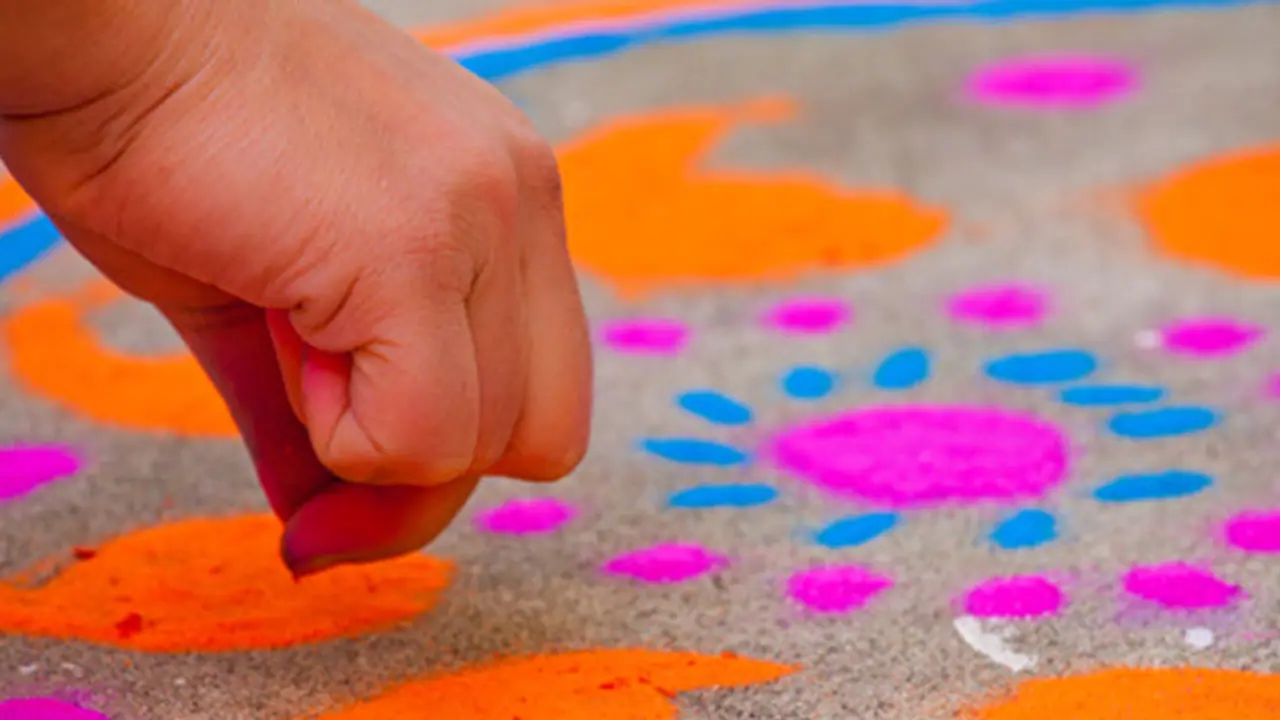 Republic Day Rangoli ಗಣರಾಜ್ಯೋತ್ಸವ ನಿಮಿತ್ತ ರಂಗೋಲಿ ಉತ್ಸವ, ರಸ್ತೆಯಲ್ಲಿ ಅರಳಿದ ಹೆಣ್ಣು ಮಕ್ಕಳ ರಕ್ಷಣೆ ಚಿತ್ರ! Republic Day Rangoli ಗಣರಾಜ್ಯೋತ್ಸವ ನಿಮಿತ್ತ ರಂಗೋಲಿ ಉತ್ಸವ, ರಸ್ತೆಯಲ್ಲಿ ಅರಳಿದ ಹೆಣ್ಣು ಮಕ್ಕಳ ರಕ್ಷಣೆ ಚಿತ್ರ!