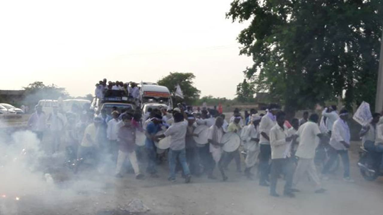 హరీష్ కోటలో ఎగిరిన జెఎసి జెండా హరీష్ కోటలో ఎగిరిన జెఎసి జెండా