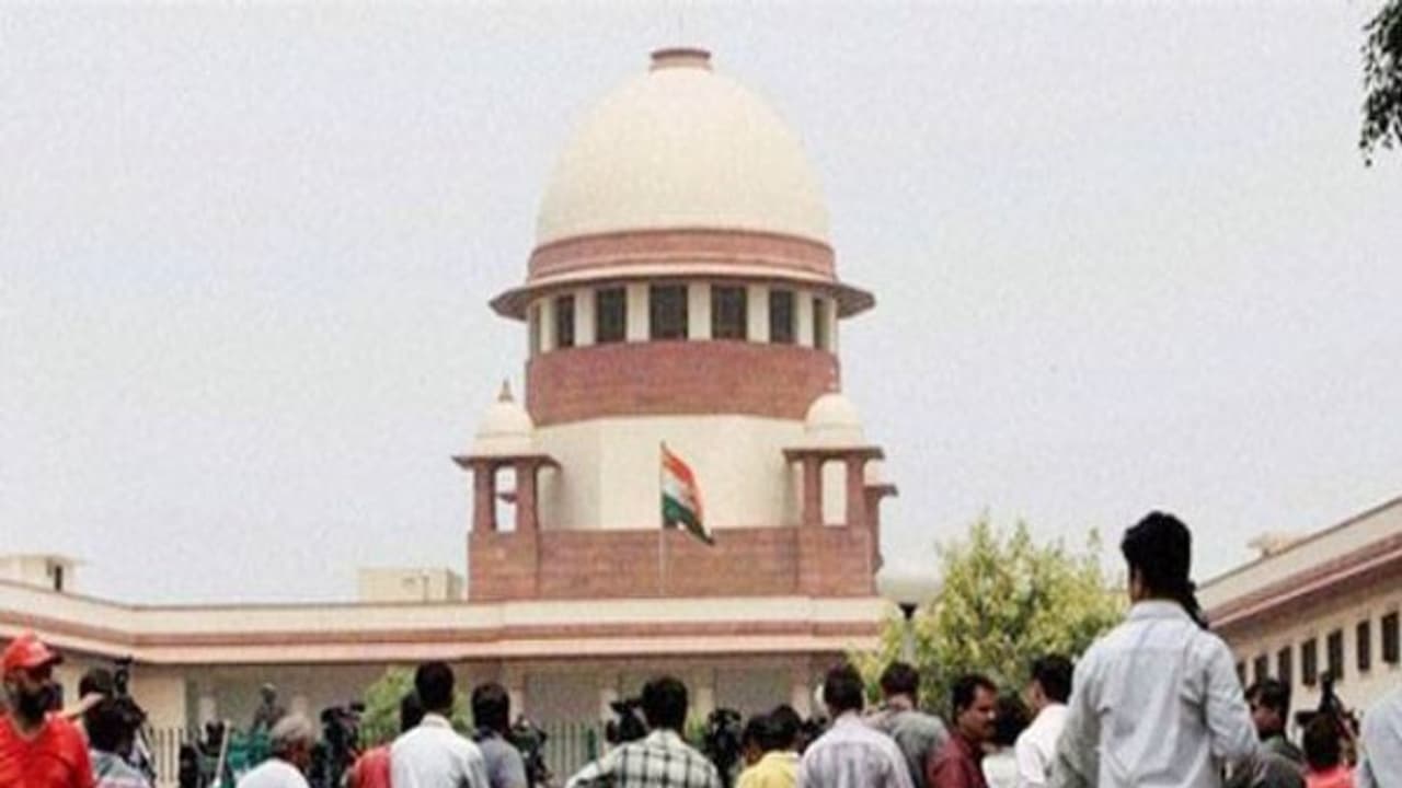 வயதுக்கு வந்துட்டீங்களா? திருமணம் கூட செய்து கொள்ள வேண்டாம்!! நீங்க சேர்ந்து வாழலாம் !! உறுதிப்படுத்திய உச்சநீதிமன்றம்…. வயதுக்கு வந்துட்டீங்களா? திருமணம் கூட செய்து கொள்ள வேண்டாம்!! நீங்க சேர்ந்து வாழலாம் !! உறுதிப்படுத்திய உச்சநீதிமன்றம்….