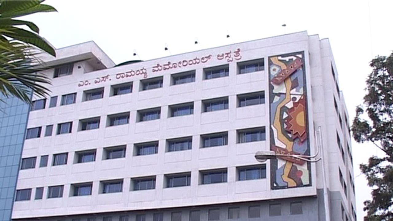 ಶಸ್ತ್ರಚಿಕಿತ್ಸೆ ವೇಳೆ ರಕ್ತ ಹಾಕಿಸಿಕೊಂಡ ಮಹಿಳೆಗೆ HIV ಸೋಂಕು? ಶಸ್ತ್ರಚಿಕಿತ್ಸೆ ವೇಳೆ ರಕ್ತ ಹಾಕಿಸಿಕೊಂಡ ಮಹಿಳೆಗೆ HIV ಸೋಂಕು?