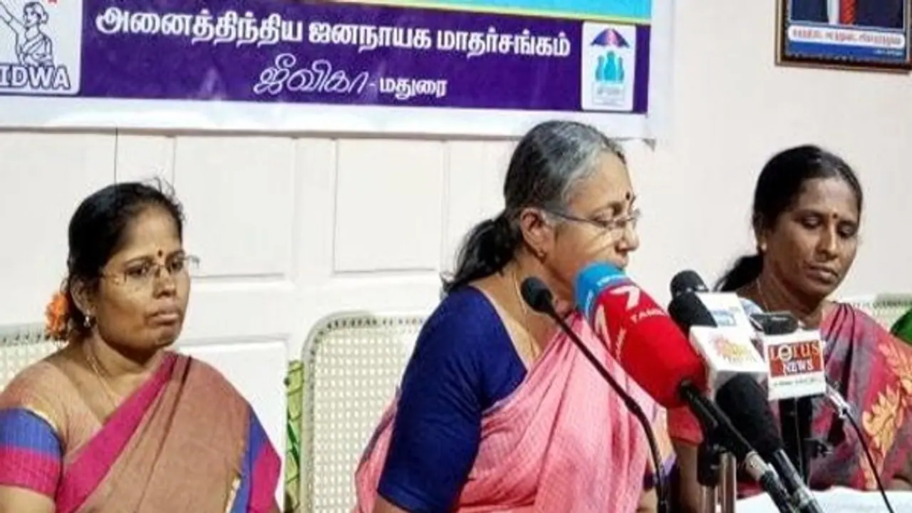 கன்னத்தைத் தொடுவது...! அழகா இருக்கேன்னு சொல்றது இதுவும் பாலியல் தொல்லைதான்...! வாசுகி வேதனை கன்னத்தைத் தொடுவது...! அழகா இருக்கேன்னு சொல்றது இதுவும் பாலியல் தொல்லைதான்...! வாசுகி வேதனை