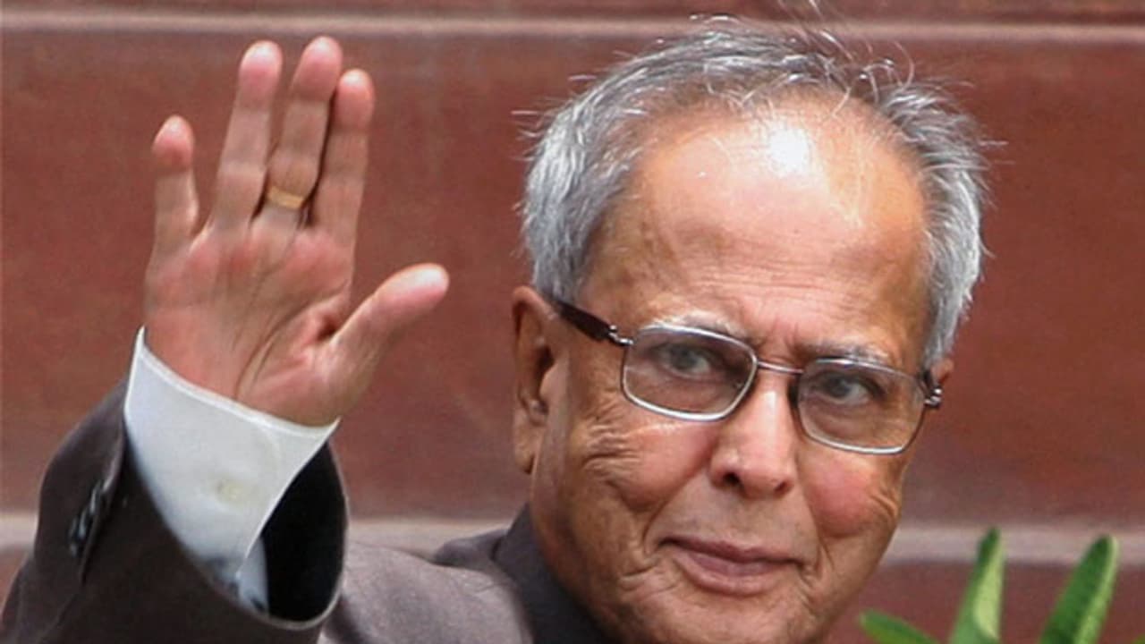 প্রিয় 'মামাবাবু' র আরোগ্য কামনায় হোমযজ্ঞ শুরু, প্রণব মুখোপাধ্যায়কে নিয়ে উতলা লাভপুরবাসী