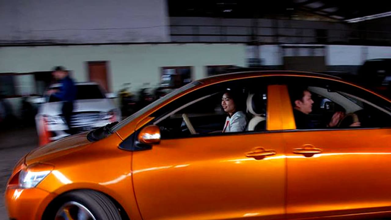 ഇതാ ഇരട്ടത്തലയന് കാര്! ഇതാ ഇരട്ടത്തലയന് കാര്!