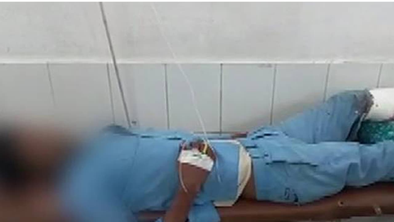 ಮುರಿದ ಕಾಲನ್ನೇ ತಲೆಗೆ ದಿಂಬುವಿನಂತೆ ಇಟ್ಟರಾ ವೈದ್ಯರು ; ಸೋಷಿಯಲ್ ಮೀಡಿಯಾದಲ್ಲಿ ವಿಡಿಯೋ ಆಯ್ತು ವೈರಲ್