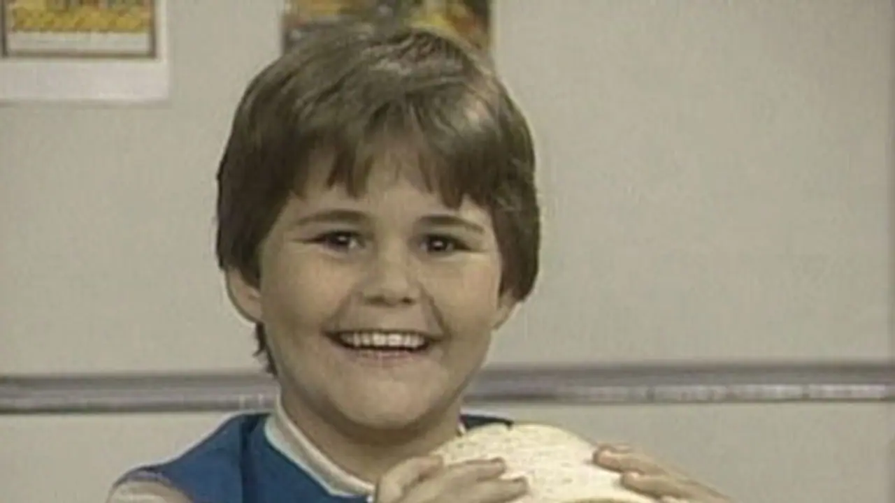 ‘Small Wonder’ star robbed by stripper girlfriend, lives under a bridge ‘Small Wonder’ star robbed by stripper girlfriend, lives under a bridge