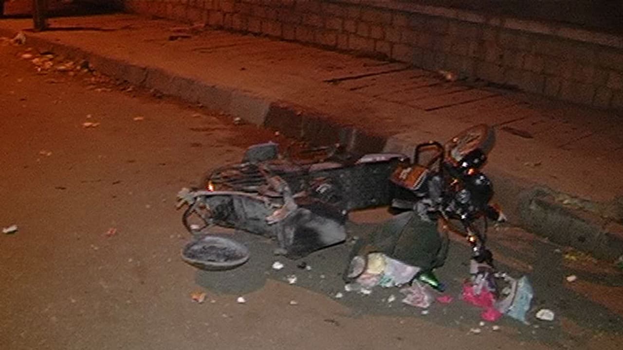 ಬಲೂನ್'ಗೆ ಗಾಳಿ ತುಂಬುವ ಸಿಲಿಂಡರ್ ಸ್ಫೋಟ: ನಾಲ್ವರಿಗೆ ಗಾಯ, ಓರ್ವನ ಸ್ಥಿತಿ ಚಿಂತಾಜನಕ ಬಲೂನ್'ಗೆ ಗಾಳಿ ತುಂಬುವ ಸಿಲಿಂಡರ್ ಸ್ಫೋಟ: ನಾಲ್ವರಿಗೆ ಗಾಯ, ಓರ್ವನ ಸ್ಥಿತಿ ಚಿಂತಾಜನಕ