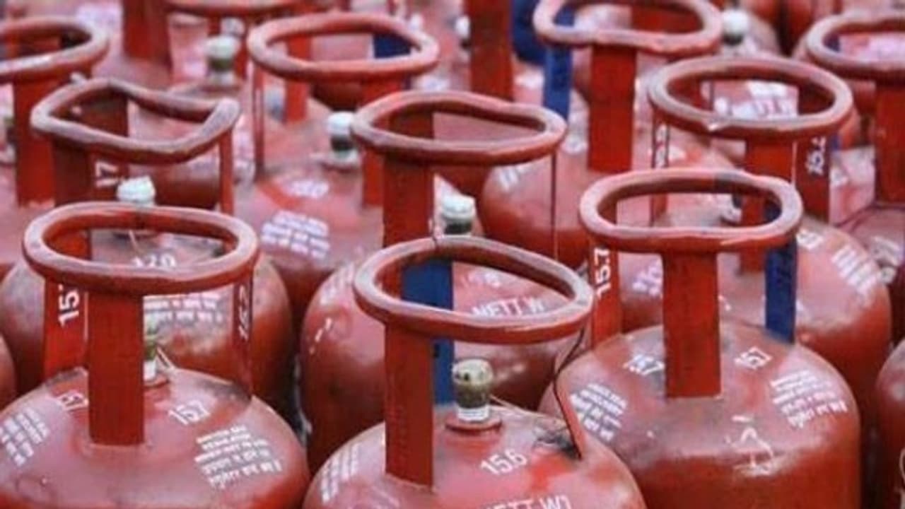 அடுத்தாண்டு முதல் சிலிண்டர் மானியம் ரத்து...!!! மத்திய அரசு முடிவு... அடுத்தாண்டு முதல் சிலிண்டர் மானியம் ரத்து...!!! மத்திய அரசு முடிவு...